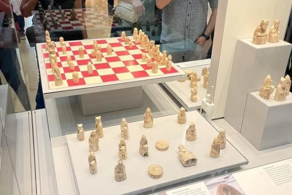 罗德里膝伤恢复进展与曼城中场轮换对英超争冠影响全解析